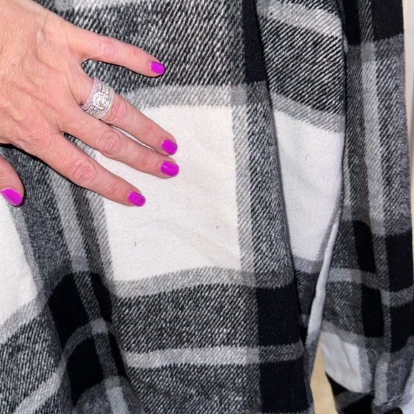 🖤1 Clique Black and Grey Plaid Shacket - Size 1X 🖤 - Picture 9 of 11